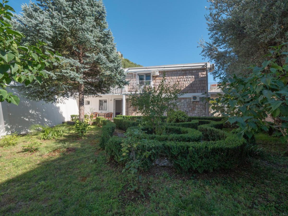 Tomy Garden House Apartment Budva